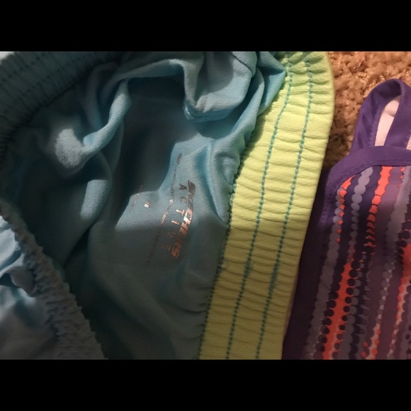 Girls shorts - Picture 2 of 2